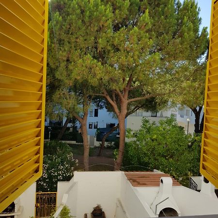 Gelbblau Falesia Albufeira Bagian luar foto