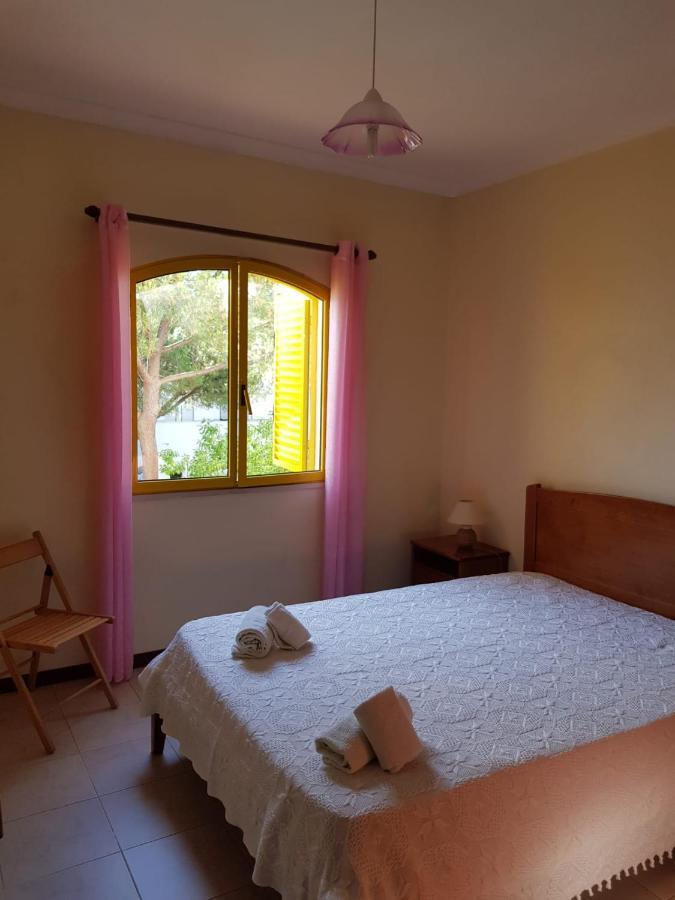 Gelbblau Falesia Albufeira Bagian luar foto