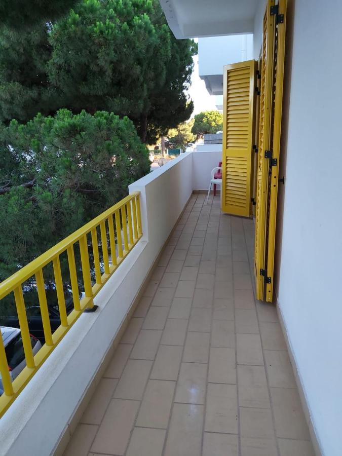 Gelbblau Falesia Albufeira Bagian luar foto